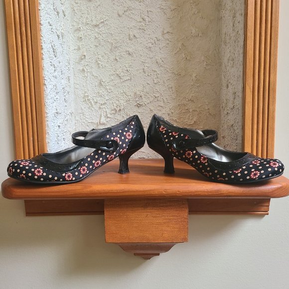 Pinup pumps - Picture 11 of 12